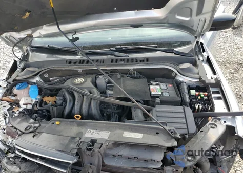 2015 Volkswagen Jetta Base z USA, uszkodzony, nr VIN 3VW2K7AJ8FM339871